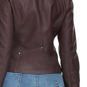 ¡Novedad de 2025! Chaqueta de cuero corta a la moda para mujer, patrón sólido, cuello levantado, cierre de cremallera, relleno de algodón de invierno crudo - Product Image 2
