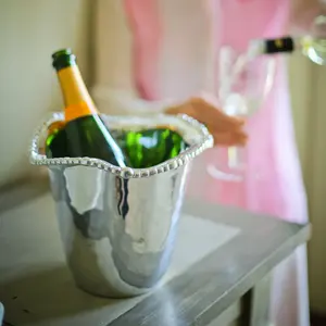 Seau à glace artisanal moderne haut de gamme, accessoire de bar de luxe en aluminium avec anneaux latéraux robustes, design écologique, Zahid Exports - Product Image 3