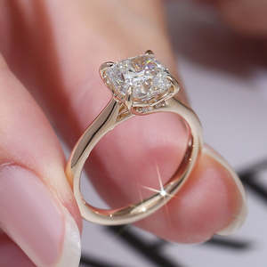 Bague de fiançailles solitaire en or rose 14 carats de haute qualité, certifiée IGI, couleur DEF, clarté VS-VVS, 1 carat, taille coussin, diamant de laboratoire - Product Image 3