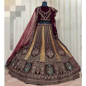 Venta al por mayor de terciopelo marrón de primera calidad Lehenga Choli con doble Dupatta exquisita ropa étnica india para minoristas y boutiques - Product Image 4