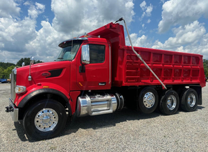 Camion benne d'occasion très demandé, modèles 2021-2022, Peterbilt 567, tri-essieux, 510 CV, boîte automatique 6 vitesses, prêt à l'emploi - Product Image 2