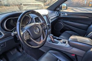 Jeep Grand Cherokee Summit 4x4 d'occasion 2016, 1 propriétaire, moteur V6 turbodiesel de 3,0 litres, quasi d'origine - Product Image 4
