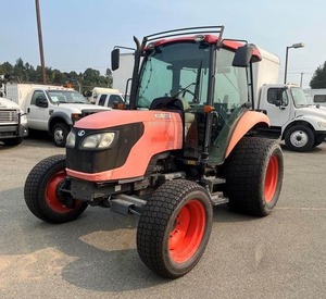 Tractor 2010 Kubota M6040 4WD-Tractor utilitario fiable de tamaño medio con tracción duradera en las 4 ruedas, potencia y versatilidad - Product Image 1
