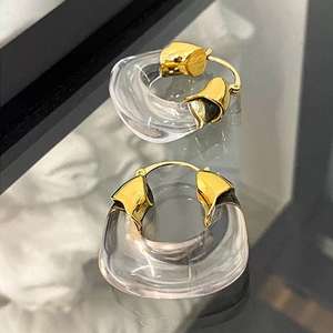 Pendientes de Resina con Acabado de Lujo |   Pendientes de Diseño Artístico Contemporáneo |   Elegante Joyería para Mujer - Product Image 4