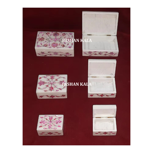 Boîtes de rangement pour bijoux en marbre blanc rectangulaire de différentes tailles avec incrustation de nacre rose pour cadeaux d'affaires - Product Image 1