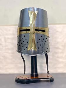 Casco Vikingo Hecho a Mano de Acero de Alta Calidad, Grosor de 0.354 Pulgadas, Mango de Acero Inoxidable, Acero con Alto Contenido de Carbono, Personalizable, Estilo Griego - Product Image 5