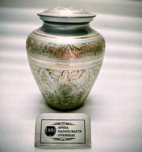 Urne funéraire en laiton de style américain/européen gravée en gris antique pour le stockage des cendres d'adultes - Product Image 6