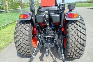 รถแทรกเตอร์ขนาดเล็ก KIOTI CK4030 HST CK5030 ใหม่/มือสอง พร้อมผานหน้า/ผานหลัง 70 แรงม้า ขับเคลื่อน 4 ล้อ ระบบเกียร์สำหรับเครื่องยนต์ ปั๊มเกียร์ ใช้ในฟาร์ม - Product Image 4