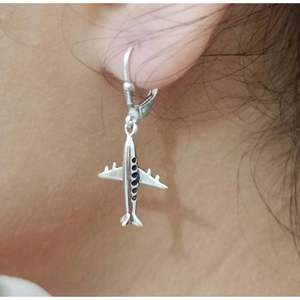 Pendientes Colgantes Hechos a Mano de Plata de Ley 925 con Diseño de Avión, Minimalistas, con Concha, Regalo Ideal para Amantes de los Viajes, Pilotos, Aviación - Product Image 6