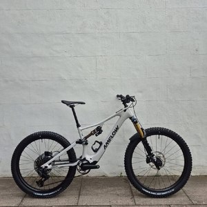 OFFRE SPÉCIALE Vélo de montagne Amflow PX Carbon Pro 700Wh avec batterie à entraînement central en fibre, frein à disque, longue autonomie, léger pour l'extérieur - Product Image 1