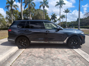 รถยนต์บีเอ็มดับเบิลยู เอ็กซ์7 xDrive40i สปอร์ตยูทิลิตี้ 4.ดี เอสยูวี ปี 2022 เกียร์อัตโนมัติ เบาะหนัง หลังคาพาโนรามิกซันรูฟ ไฟหน้า LED เครื่องยนต์เทอร์โบ ยาง R20 - Product Image 3