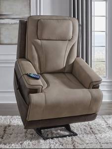 Fauteuil inclinable électrique moderne grand format en cuir, avec dossier coussiné, accoudoirs rembourrés et structure métallique, idéal pour se détendre et se repose. - Product Image 3