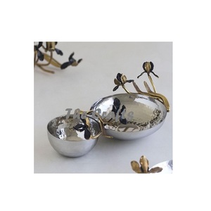 Ensemble de deux bols décoratifs classiques en fer martelé, écologiques, de forme ronde, pour collations et chocolat, à prix raisonnable - Product Image 4