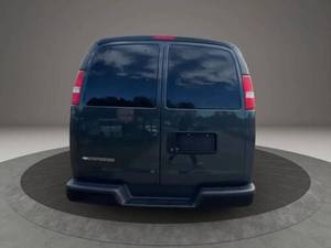 Autos usados baratos en venta, Chevrolet Express LS 2500 2017, furgoneta de pasajeros de 3 puertas. - Product Image 3