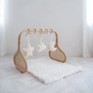 Tapis de gymnastique en rotin pour bébé, meilleur choix, tapis d'activité, cadre de gymnases avec hochets en rotin, jouets, prix le plus bas du fabricant vietnamien - Product Image 5