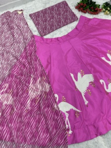 Designer Lehengas en soie avec Dupatta Chine Sequnce Work vêtements indiens et pakistanais - Product Image 3