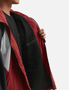 100% haute qualité hommes décontracté vêtements de rue coupe ajustée coupe-vent veste couleur unie avec col montant et contraste mince épaisseur - Product Image 3