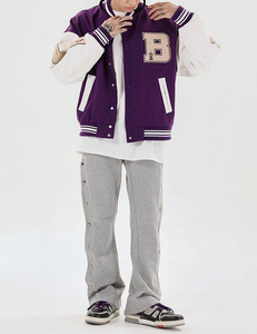 เสื้อแจ็คเก็ตวาร์ซิตี้แขนยาวแบบครอปสั่งทำราคาส่งสำหรับผู้หญิง สไตล์ไหล่ตก - Product Image 3