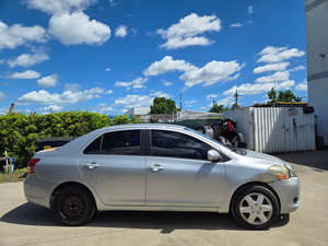 2010 Toyota Ya RIS ซีดาน - Product Image 5