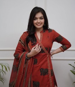 Ensembles Kurti en coton prêt-à-porter Fournisseur mondial de vêtements ethniques indiens comprenant des bas et des dupattas pour la fête - Product Image 2