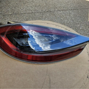 NEUF en STOCK PORSCHES BOXSTERS CAYMANS 981 OEM/ODM ORIGINAL ASSEMBLAGE DE FEU ARRIÈRE GAUCHE (D) avec GARANTIE - Product Image 1