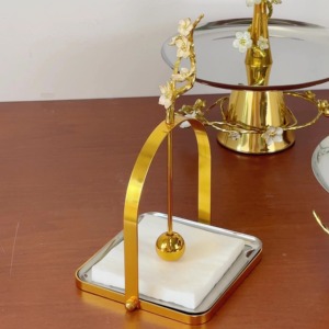 Plato de metal elegante decorado con dos niveles, vajilla elegante de diseño tradicional, elaborada de forma decente por un mayorista indio - Product Image 6