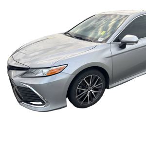 Toyota Camry Híbrido XLE 2022 Usado en Buen Estado - Product Image 1