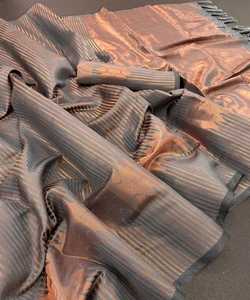 Saree en soie Banarasi élégant pour femmes avec broderie lourde et chemisier élégant prêt à l'emploi pour la fête de mariage kurti - Product Image 2