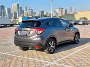 HR-V Honda 2022 1,8 L utilisé avec intérieur en cuir foncé - Product Image 4
