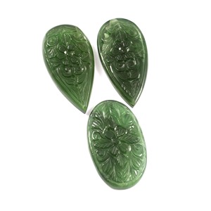 Conjunto de joyas de piedras preciosas verdes de serpentina natural, collar y pendiente de tres piezas tallado hecho a mano en la India - Product Image 1