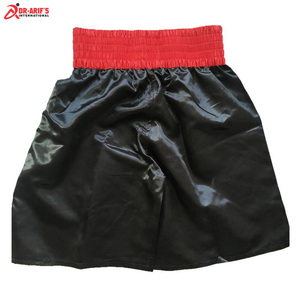 Short de combat MMA pour hommes, vente en gros OEM, vêtements de sport simples en polyester noir, vêtements de sport sublimés personnalisés pour les arts martiaux - Product Image 5