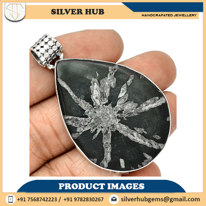 Colgante de crisantemo de Plata de Ley 925 más caliente hecho a mano con incrustaciones de ajuste de bisel elegante mejor precio cada unidad - Product Image 2