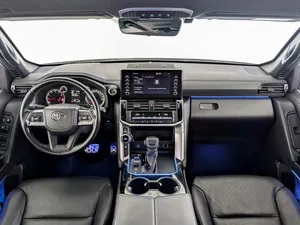 รถยนต์โตโยต้า ครูเซอร์ เอสยูวี ปี 2021 เครื่องยนต์เบนซินเทอร์โบ เบาะหนังสีเข้ม เกียร์อัตโนมัติ หลังคาพาโนรามิก ไฟ LED ล้อแม็กซ์อะลูมิเนียม - Product Image 4