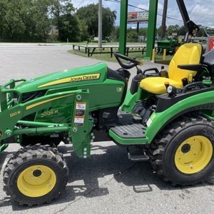 Tractores Agrícolas John Deere 2025R de Primera Calidad, Nuevos, Listos para la Venta - Product Image 1