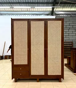 Armoire en rotin de style mid-century, en bois massif, quatre portes, avec tiroirs de rangement - Product Image 5