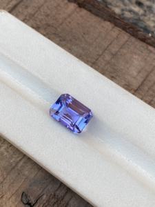 Piedra de Tanzanita Natural Sin Calentar, Corte Esmeralda Octogonal, Color Excelente, 5.00 Quilates, Zoisita, Piedras Preciosas Sueltas, Limpieza con Lupa - Product Image 2