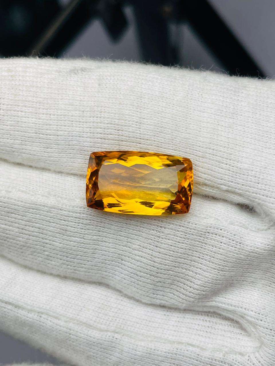 สีเหลือง