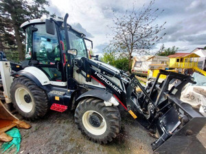 Chargeuse-pelleteuse compacte sur chenilles Hydromek 62 SS d'occasion, diesel, noire, avec godet de 0,45 m³, polyvalente, faible consommation de carburant, garantie 3 ans - Product Image 3