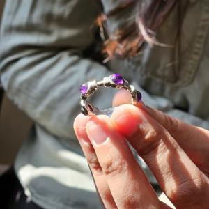 Bague en argent sterling 925 avec cinq pierres précieuses améthyste, style religieux, qualité extrême, pour femmes, pour mariages, fêtes, anniversaires - Product Image 4