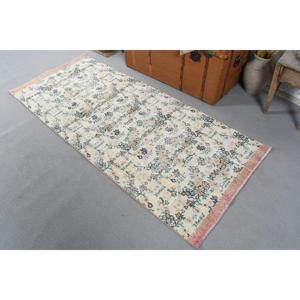 Tapis turc vintage 2,9x6,6 pieds, tapis en laine blanc avec accents de plantes et d'arbres - Product Image 2