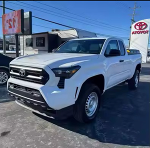 NUEVA Camioneta SR XTRA Cab 2WD 2025, Usada en Buen Estado, con Asientos de Cuero Claro, Eléctrica y de Gasolina, Techo Panorámico - Product Image 1