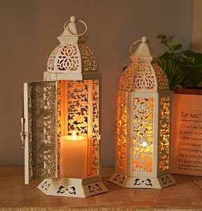 Elegante Lámpara de Estilo Marroquí con Intrincados Recortes, Luz Cálida y Suave, Perfecta para Decoración del Hogar en Ramadán y Eid, Regalo para Mesa - Product Image 4