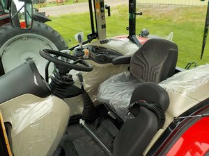 Tractor Massey Ferguson 4707 2025 de 75 CV, Maquinaria Agrícola Multiusos con Potente Motor Diésel - Product Image 5