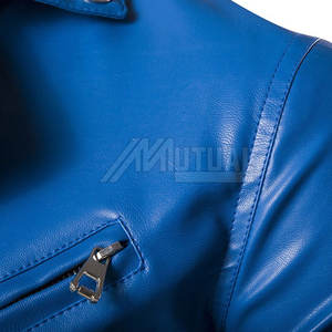 Veste en cuir d'hiver pour hommes de qualité supérieure avec un design élégant, col montant rabattu, poches zippées sécurisées pour les mains avec logo à l'avant - Product Image 4