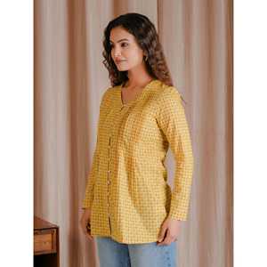 Haut court en coton Butti jaune-vert respirant à imprimé technique - Product Image 4