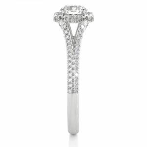 Bague de fiançailles en diamant halo à tige fendue de coupe ronde pour femmes - Product Image 5