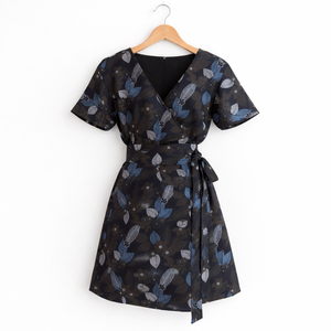 Vestido Estilo Coreano Power Grace Wrap para Niñas, Lindo Vestido Corto Estampado y Elegante para Mujer - Product Image 1