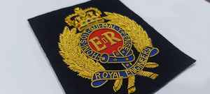 Insignias Bordadas a Mano con Hilo Metálico WOK ER Royal Engineer, Emblemas y Parches Personalizados con Detalles de Alta Calidad y Acabado Duradero - Product Image 2