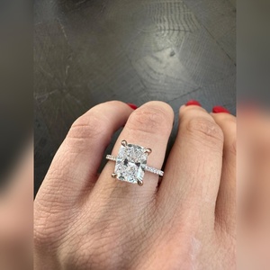 Anillo de Diamante de Laboratorio con Corte Cojín de 3.00 Quilates, VVS2 VVS1, para Compromiso, para Ella, Precio de Fábrica, Proveedor Mayorista - Product Image 5