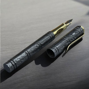 Bolígrafo de Acero de Damasco Hecho a Mano con Flujo de Tinta Suave para una Experiencia de Escritura Premium, Bolígrafo de Acero de Damasco de Lujo - Product Image 3